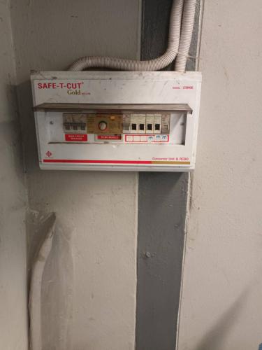 ไฟฟ้าไม่ติดทั้งโกดัง เกิดจากเบรคเกอร์ลูกย่อยเสีย